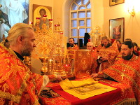 Архиерейское богослужение в кафедральном соборе на праздник святой великомученицы Варвары