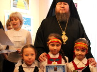 Преосвященнейший Владимир принял участие в награждении победителей конкурса «Рождественские фантазии»