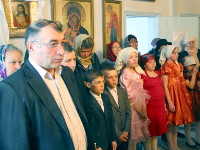 Владыка Владимир отслужил Пасхальный молебен в селе Петровка