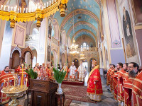 Глава Казахстанского Митрополичьего округа и казахстанские архипастыри совершили Литургию в Свято-Троицком соборе Русской Духовной миссии