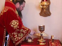 В неделю «о самаряныне» Владыка Владимир совершил Литургию в Вознесенском кафедральном соборе Петропавловска