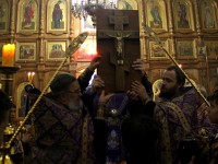 Правящий архиерей совершил Всенощное бдение под праздник Воздвижения Креста Господня