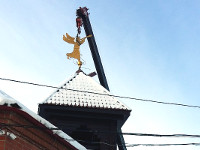 Завершены работы по монтажу ангела-флюгера на колокольне крестильного храма