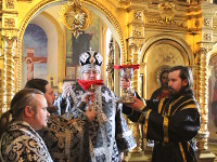 Правящий архиерей совершил Литургию Преждеосвященных Даров с чином освящения колива в храме Всех Святых