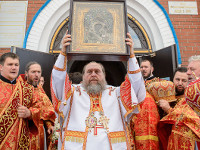 Митрополит Александр возглавил Божественную Литургию в кафедральном соборе Вознесения Господня в городе Петропавловске