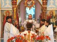 Преосвященнейший епископ Владимир возглавил Воскресную Литургию в Никольском храме села Новоникольское