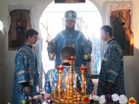 Преосвященнейший епископ Владимир возглавил  Божественную Литургию в посёлке Явленка