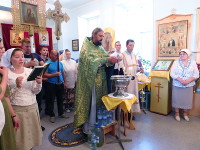 Поклонение святым мощам Севастиана Карагандинского в Введенском храме с. Саумалколь