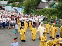 В Петропавловске состоялся ежегодный крестный ход в честь Первоверховных апостолов Петра и Павла