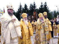 В Петропавловске состоялся ежегодный крестный ход в честь Первоверховных апостолов Петра и Павла