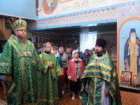 Божественная Литургия архиерейским чином состоялась в Никольском храме посёлка Новоишимское