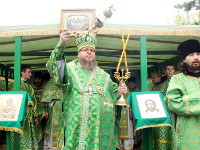Преосвященнейший Владыка Владимир совершил Божественную Литургию в центральном храме Сергеевского благочиния