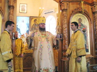 Преосвященнейший епископ Владимир возглавил Божественную Литургию в неделю 5-ю по Пятидесятнице