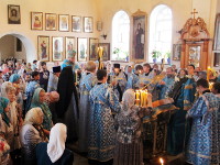 В канун праздника Успения Божией Матери преосвященнейший епископ Владимир возглавил всенощное бдение в главном храме епархии