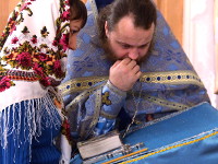 Божественная Литургия архиерейским чином состоялась в храме села Повозочное
