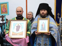 Божественная Литургия архиерейским чином состоялась в храме села Повозочное