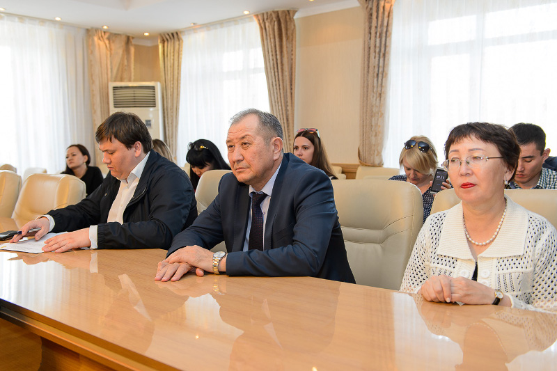 Состоялась встреча Главы Митрополичьего округа с акимом области Кумаром Аксакаловым