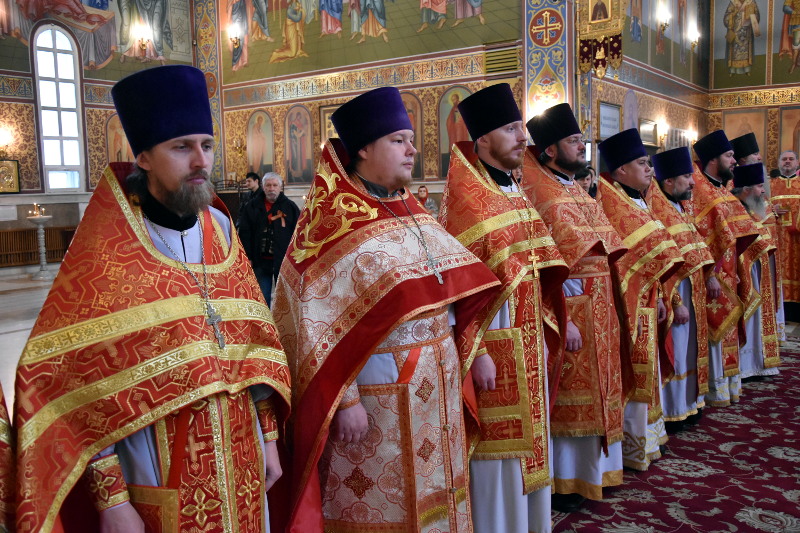 Правящий архиерей принял участие в Божественной Литургии в главном храме Казахстана в честь 73-ей годовщины Великой Победы