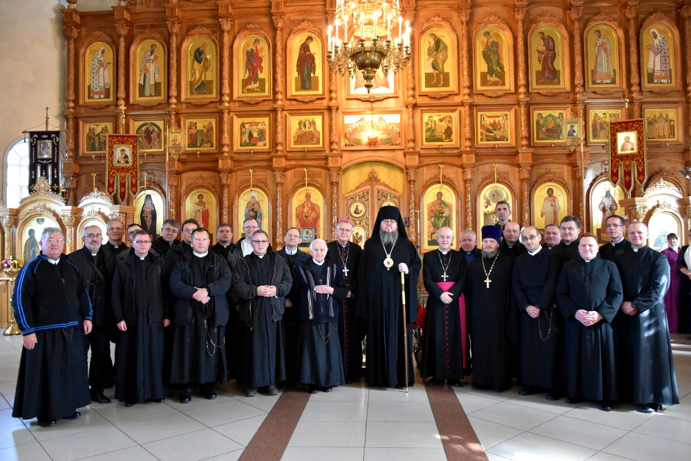 Участники конференции духовенства Католической церкви Казахстана посетили кафедральный собор города Петропавловска