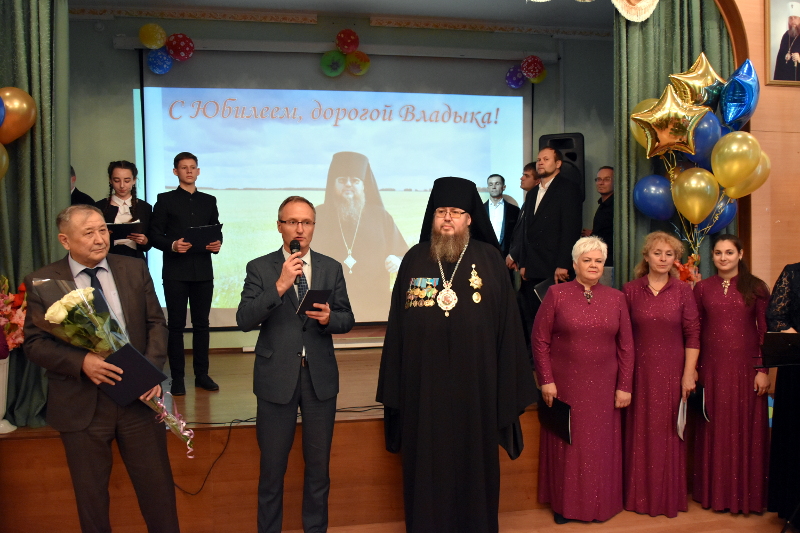 Юбилей Преосвященнейшего епископа Владимира отметили в кафедральном соборе