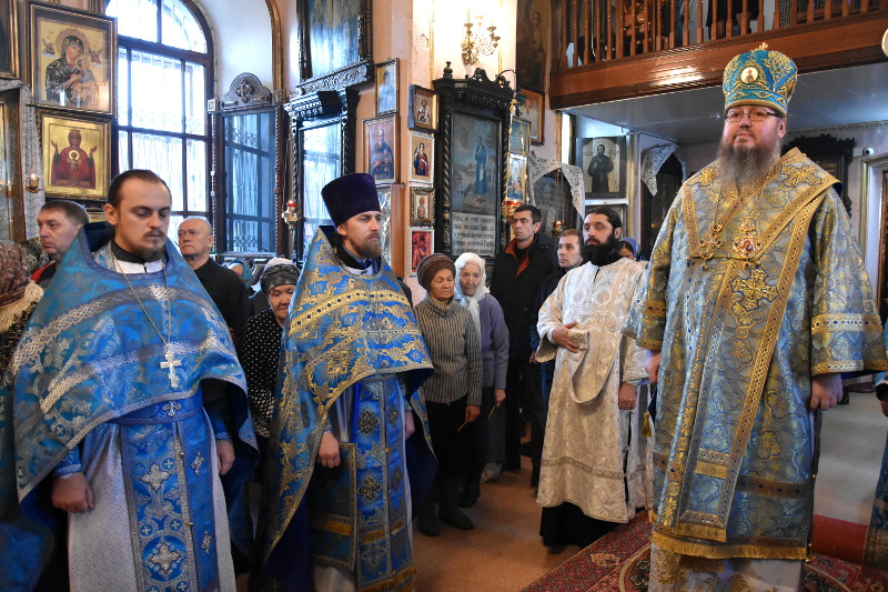 Архиерейская литургия в храмовый праздник храма Всех Святых