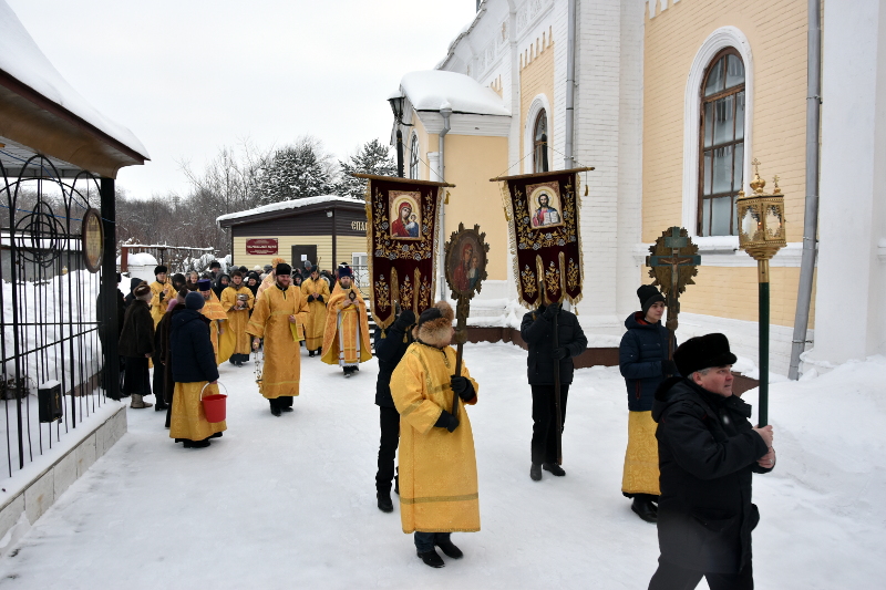 Архиерейская Литургия в престольный праздник крестильного храма в честь праведного Иоанна Кронштадтского