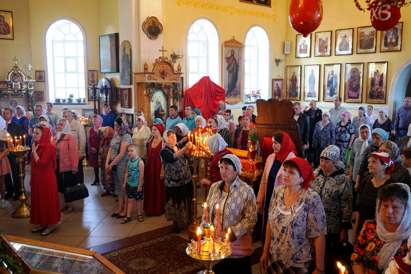 Праздник жен-мироносиц в кафедральном соборе