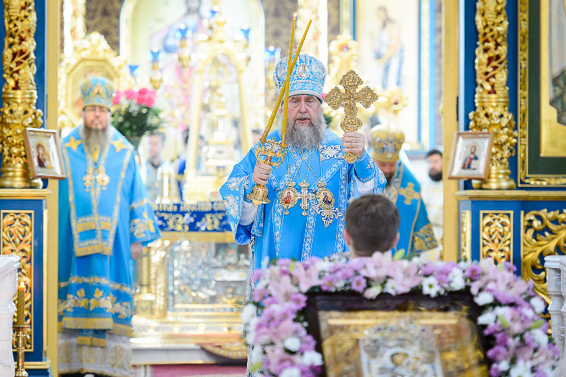 Преосвященнейший епископ Владимир сослужил Главе Митрополичьего округа Высокопреосвященнейшему митрополиту Александру 