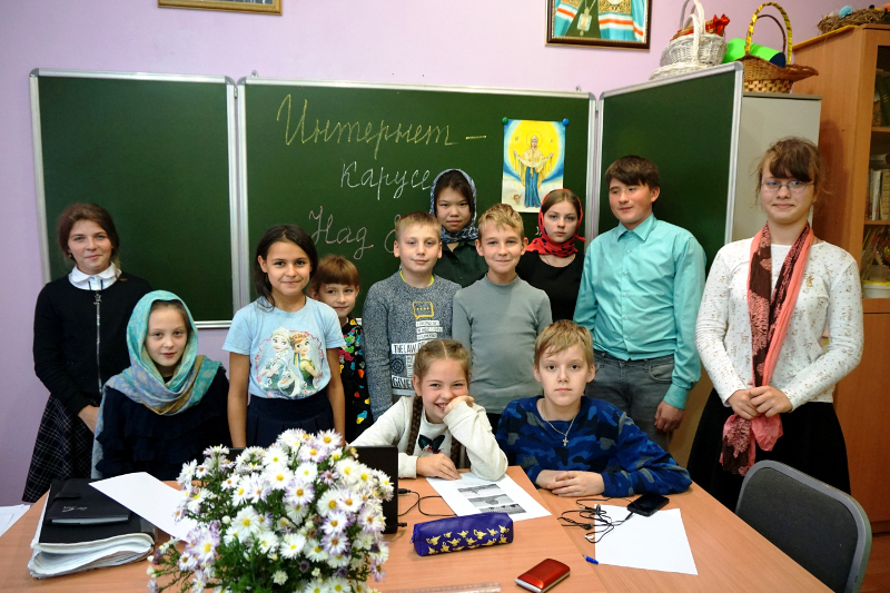 Ребята из воскресной школы Вознесенского кафедрального собора приняли участие в Международной интернет-карусели