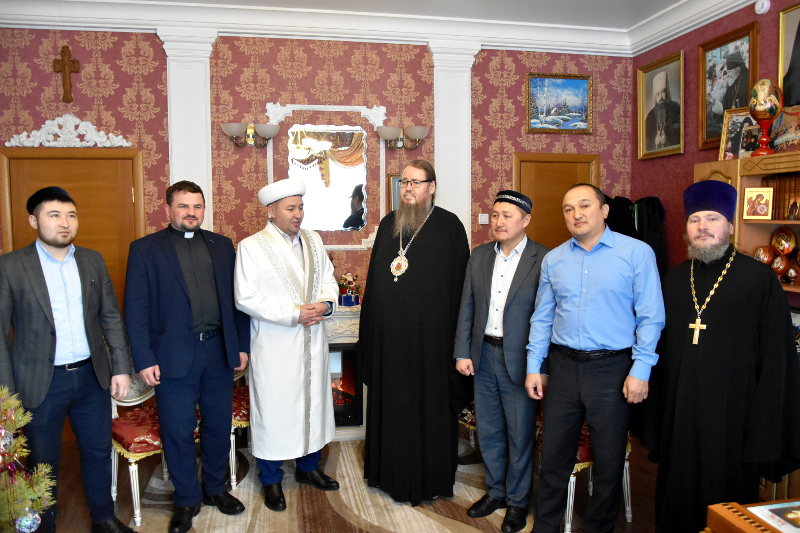 Представители традиционных религий области поздравили православных христиан с праздником Рождества Христова