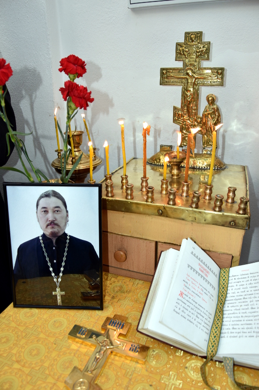 Духовенство епархии совершило заупокойную литию на могиле прот. Димитрия Тапеева 