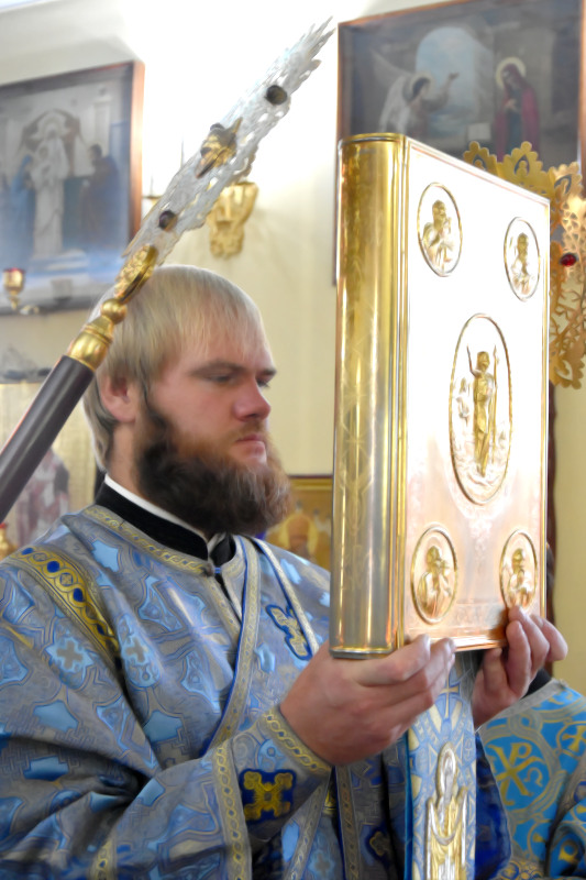 Архиерейская Литургия в праздник Казанской иконы Божией Матери 
