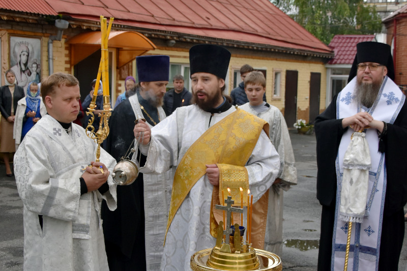 В храме в честь Всех Святых Петропавловска почтили память старейшего в епархии благоукрасителя храма