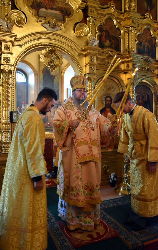Архиерейская Литургия в праздник святого Александра Невского