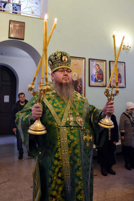 Архиерейская Литургия в праздник святой блаженной Ксении Петербургской