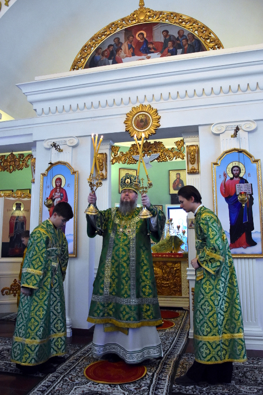 Архиерейская Литургия в праздник святой блаженной Ксении Петербургской