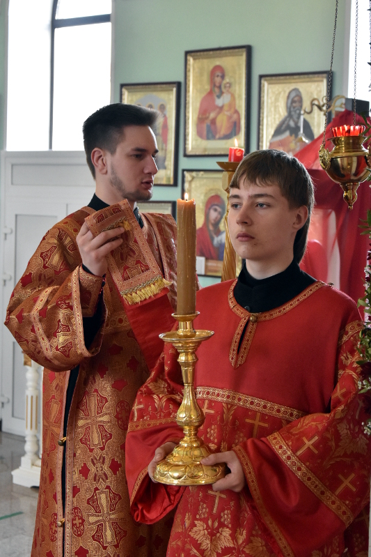 Архиерейская Литургия в среду Светлой Седмицы