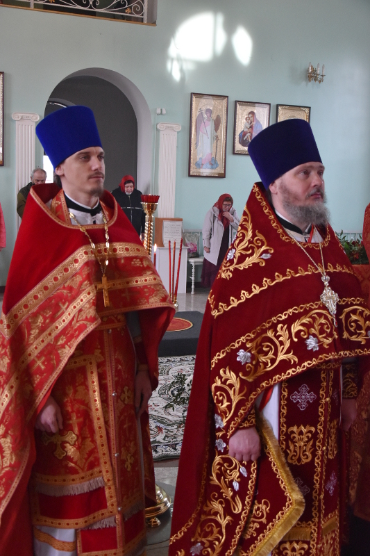 Архиерейская Литургия в среду Светлой Седмицы