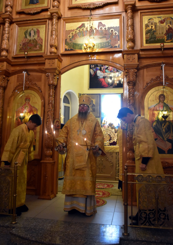 Архиерейская Литургия в день памяти святителя Тихона, Патриарха Московского и всея Руси