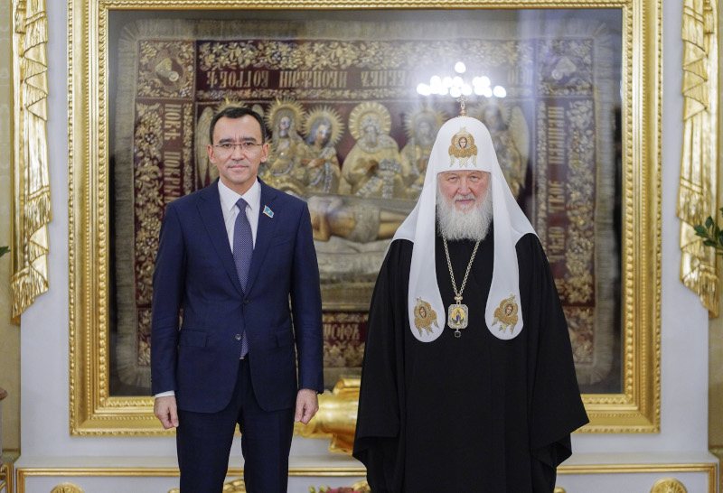 Состоялась встреча Святейшего Патриарха Кирилла с председателем Сената Парламента Республики Казахстан М. С. Ашимбаевым