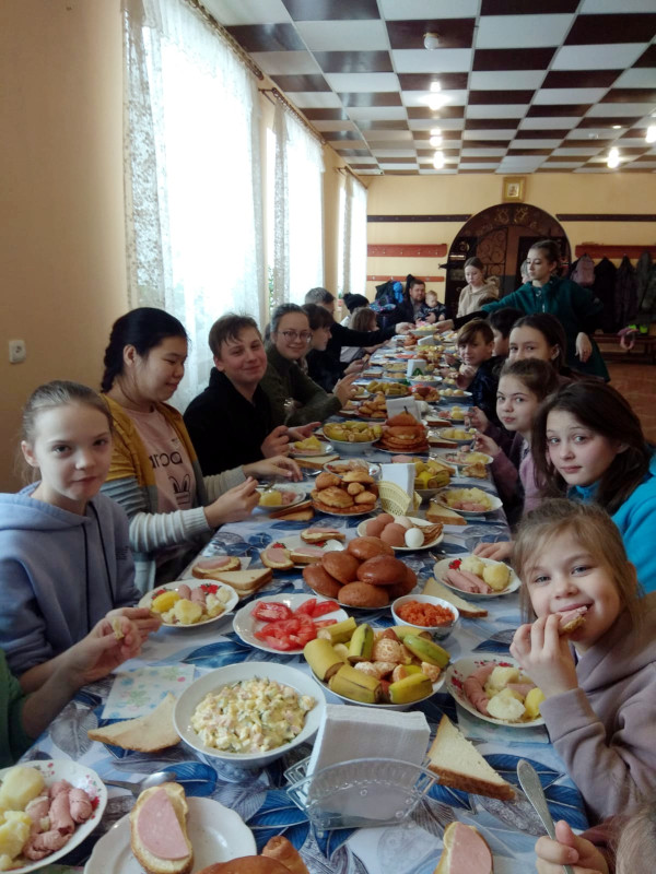 Дети воскресной школы кафедрального собора совершили паломничество ко храму села Архангельского