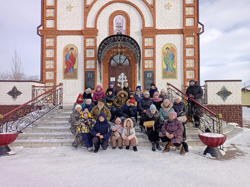 Дети воскресной школы кафедрального собора совершили паломничество ко храму села Архангельского