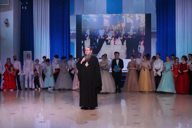 Преосвященный епископ стал почетным гостем на Сретенском балу православной молодежи столицы Казахстана