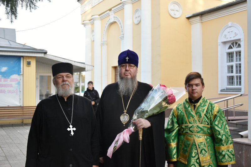 Настоятель Свято-Мефодиевского храма сослужил архиепископу Владимиру