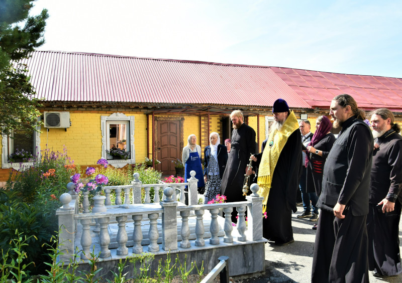 Управляющий епархией совершил заупокойную литию на городских кладбищах Петропавловска