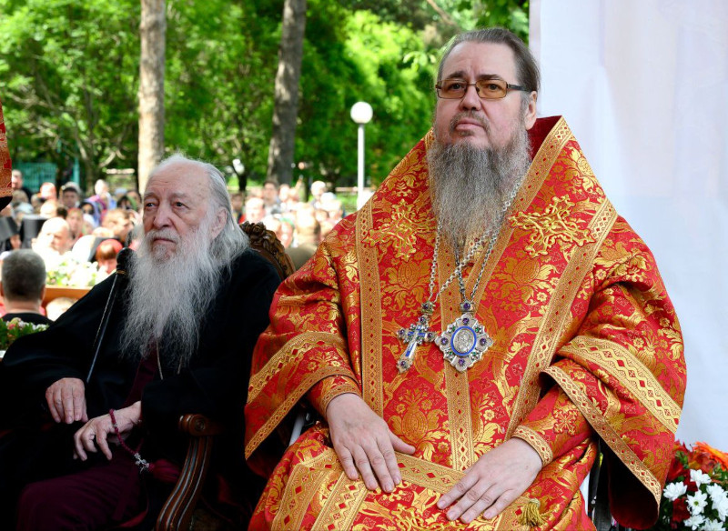 Архиепископ Владимир сослужил митрополиту Александру в воскресной Литургии