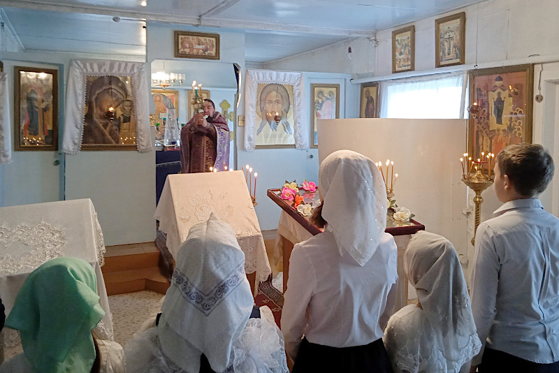 Пасхальные торжества прошли в храме Казанской иконы Божией Матери села Петровка