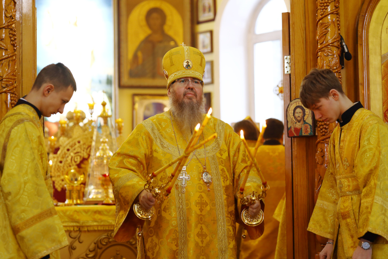 Архиерейская Литургия в Неделю о Закхее