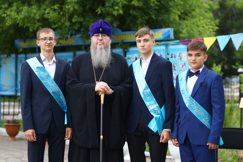 В Средней Школе в честь прп. Сергия Радонежского состоялся Выпускной вечер В Средней Школе в честь прп. Сергия Радонежского состоялся Выпускной вечер