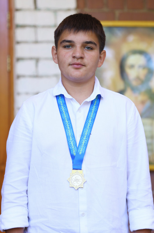 Архиерейский иподиакон стал призером соревнований по хоккею с мячом